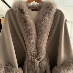 Elegant Beige Fur-Trimmed Cape